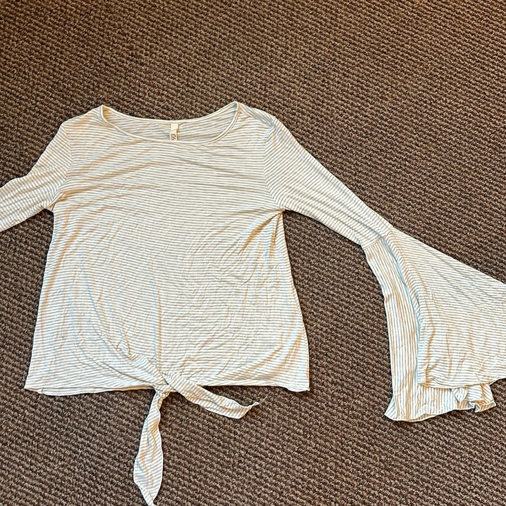 Elan Top